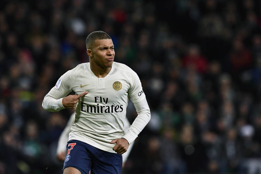 图片报: 戴维斯参与合练即将复出, 穆西亚拉预计将在明年初回归